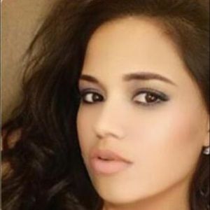 Meet your Posher, Debora